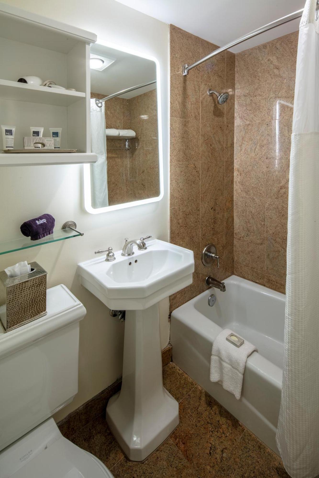 Collegian Hotel & Suites, Trademark Collection By Wyndham Syracuse Phòng bức ảnh